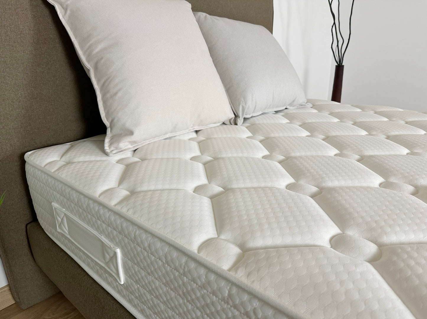 Colchón GADEA 26 cm HR Biopore y Viscopore | Núcleo Airtech 45D Alta Densidad | Firmeza Media | Reversible Verano/Invierno | Transpirable, Antibacteriano e Hipoalergénico